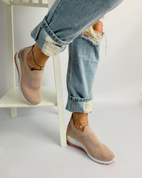 Obuwie damskie sportowe model: NB529 - WYPRZEDAŻ