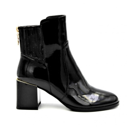 Women's high-heeled boots