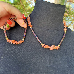 Women's necklaces and bracelets