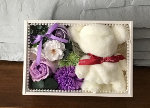 Kwiaty mydlane z ręcznikiem w pudełku - flower box