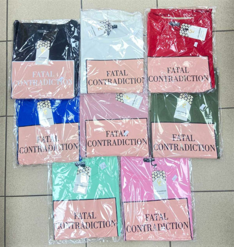 Women's blouse with 3/4 sleeves - universal size.