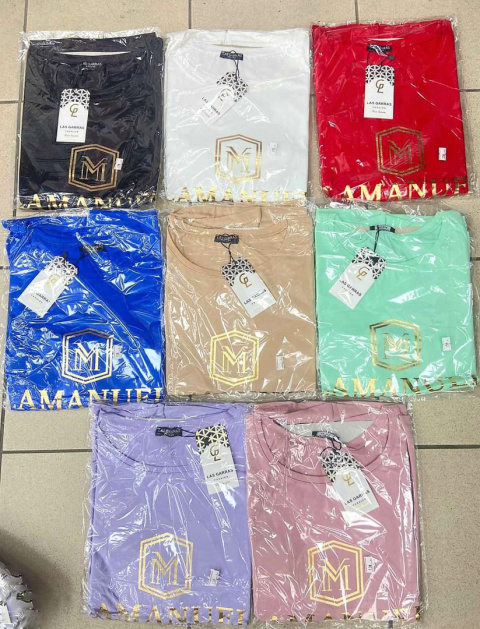 Women's blouse with 3/4 sleeves - universal size.