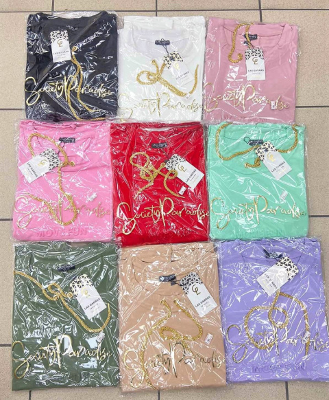 Women's blouse with 3/4 sleeves - universal size.