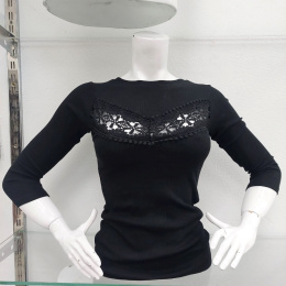 Women's blouse with 3/4 sleeves - universal size.