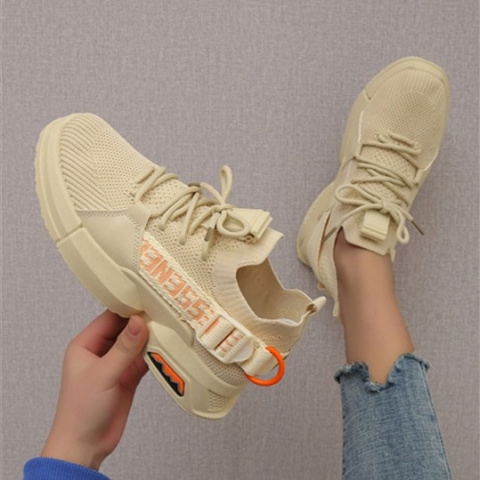 Obuwie damskie sportowe model: NB557