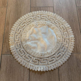 Velour tablecloth with a diameter of 37 cm