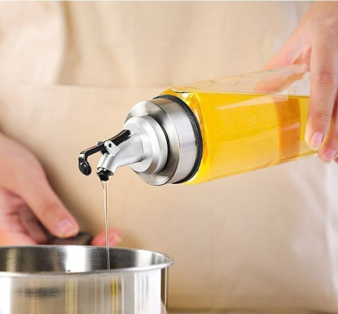 Oil bottles with dispenser