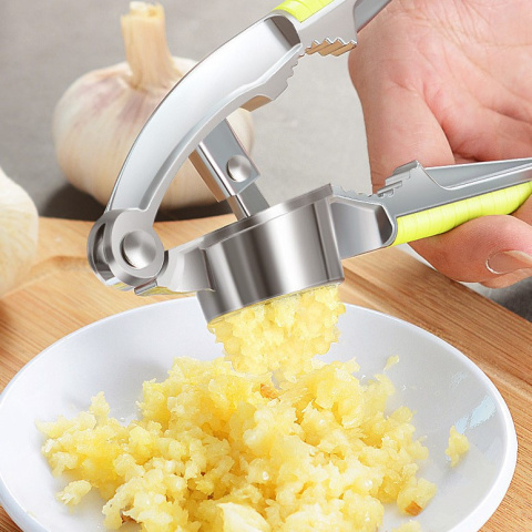 Prasa do czosnku z dziadkiem do orzechów