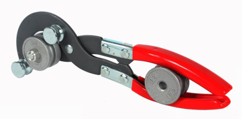 Giętarka z zagniatarką do przewodów hamulcowych