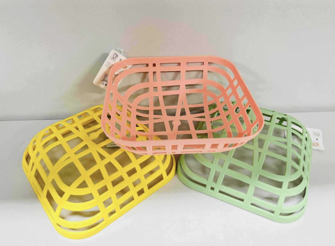 Plastic basket for fruit