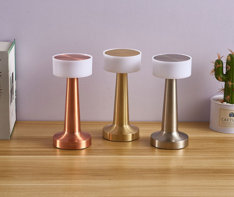 Lampy stołowe, biurkowe LED - bezprzewodowe (USB)