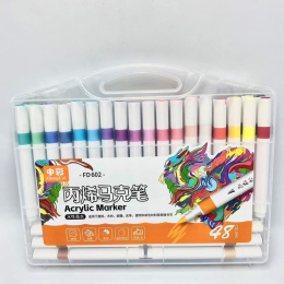 Set of acrylic markers