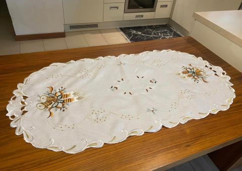 Christmas tablecloths and table runners, dimensions: 40x90cm, 85x85cm, 60x120cm