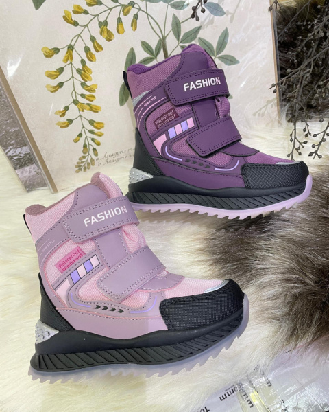 Winter shoes, snow boots for kids by Tom.M