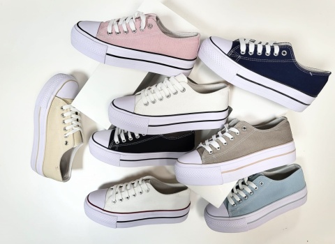 Tiered flat sole trainers model QY832 (36-41)