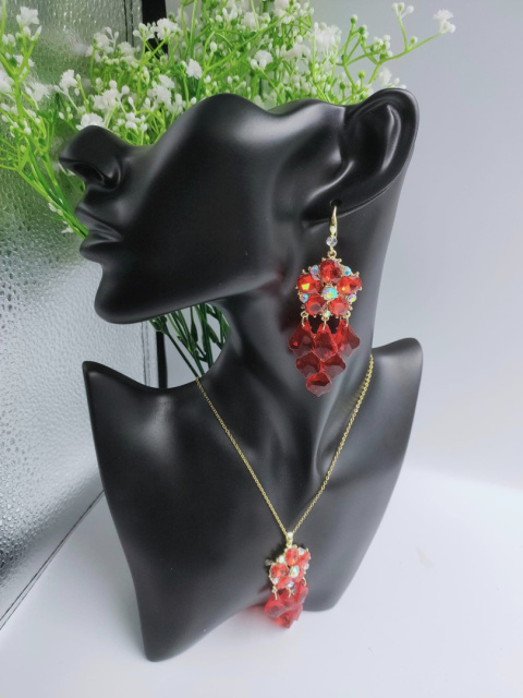 Komplety : naszyjnik, kolczyki