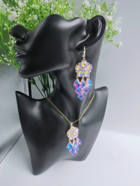 Komplety : naszyjnik, kolczyki