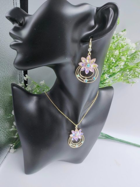 Komplety : naszyjnik, kolczyki