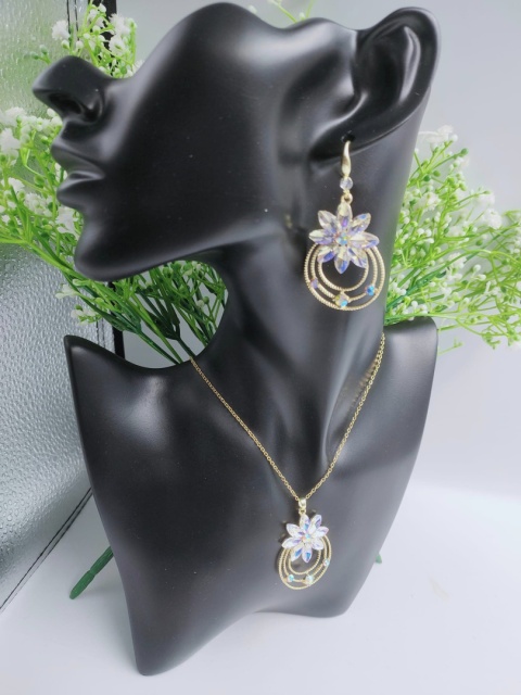 Komplety : naszyjnik, kolczyki