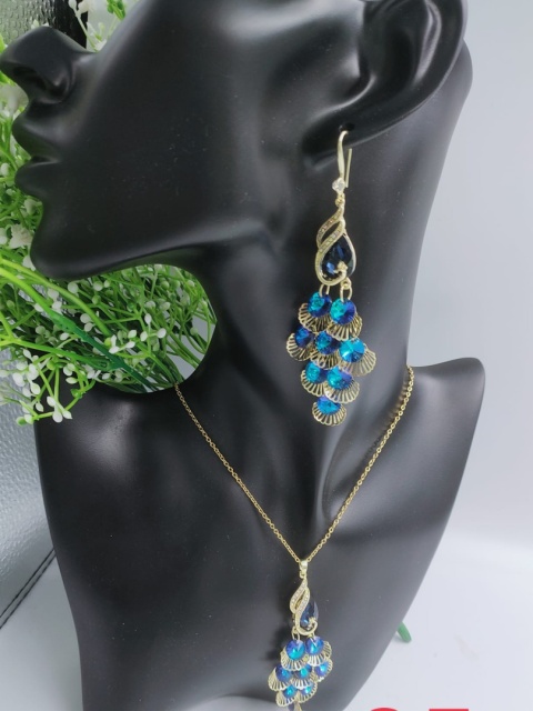 Komplety : naszyjnik, kolczyki