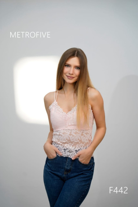 Top damski, koronkowy na cienkich ramiączkach, model: F442