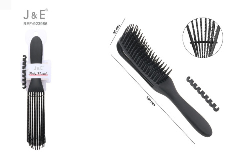 Brush to detangle hair