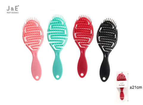 Brush to detangle hair