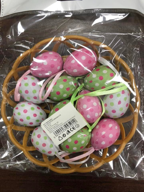 Jajka, pisanki z zawieszką w koszyczku do dekoracji Wielkanocnych