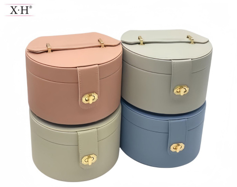 Szkatułki i pudełeczka na biżuterię