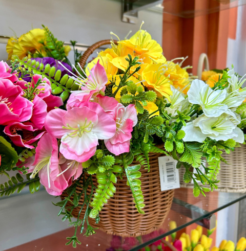 Artificial plants and flowers/Flower basket