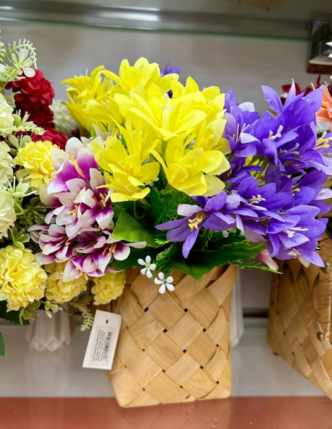 Artificial plants and flowers/Flower basket