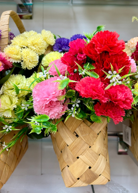 Artificial plants and flowers/Flower basket