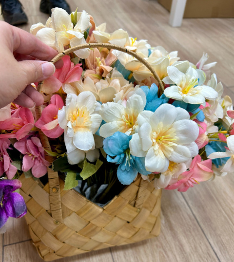 Artificial plants and flowers/Flower basket