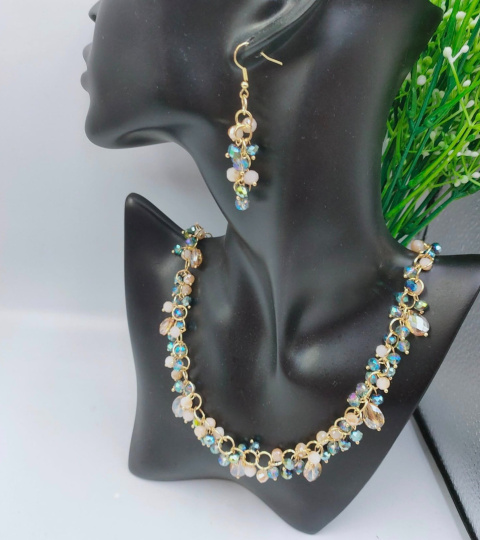 Komplety: naszyjnik, kolczyki