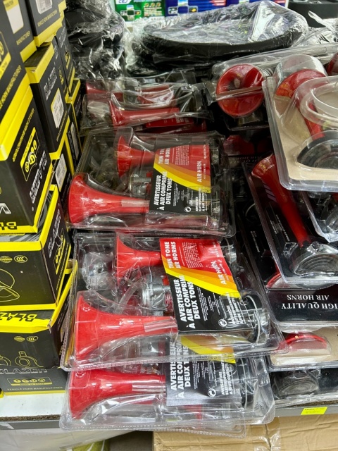 Wyposażenie i akcesoria samochodowe