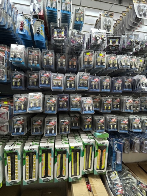 Wyposażenie i akcesoria samochodowe