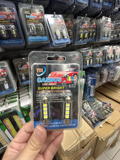 Wyposażenie i akcesoria samochodowe