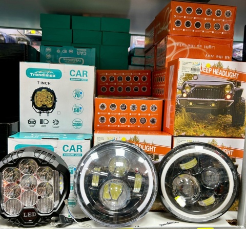 Wyposażenie i akcesoria samochodowe