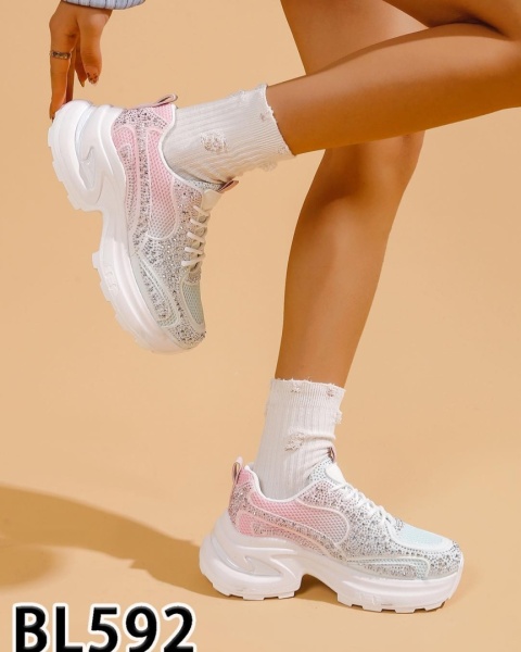 Obuwie damskie sportowe