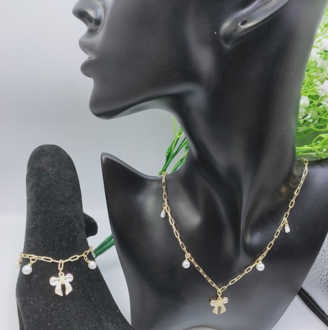 Komplety: naszyjnik, bransoletki