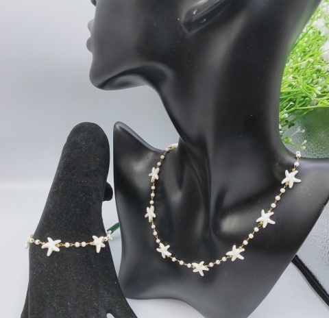 Komplety: naszyjnik, bransoletki