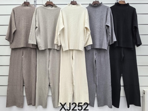 Damski komplet dzianinowy