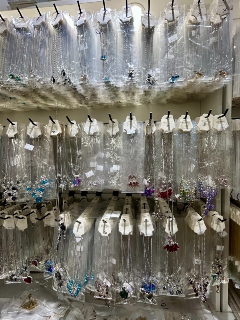 Biżuteria , wyprzedaż 20%-50%