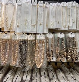 Biżuteria , wyprzedaż 20%-50%