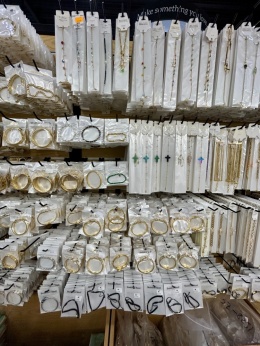 Biżuteria , wyprzedaż 20%-50%