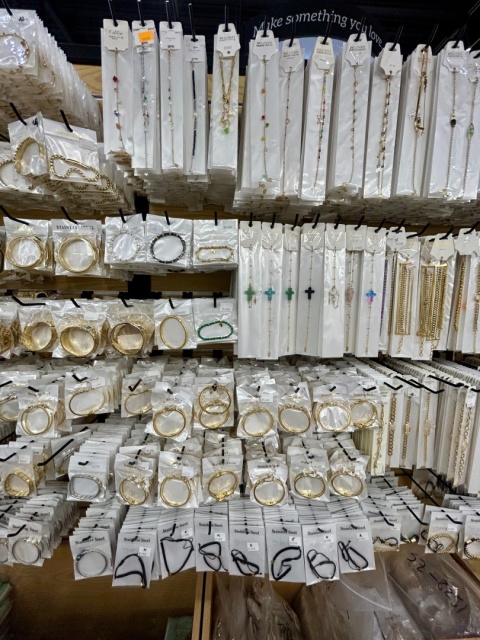 Biżuteria , wyprzedaż 20%-50%