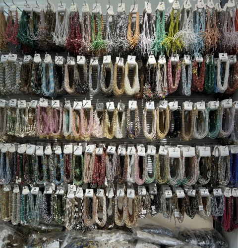 Naszyjniki , wyprzedaż 20%-50%