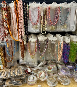 Naszyjniki , wyprzedaż 20%-50%