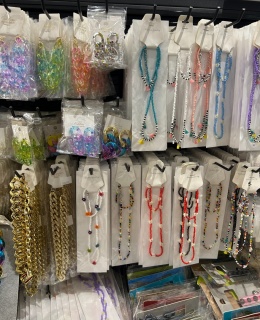 Naszyjniki , wyprzedaż 20%-50%