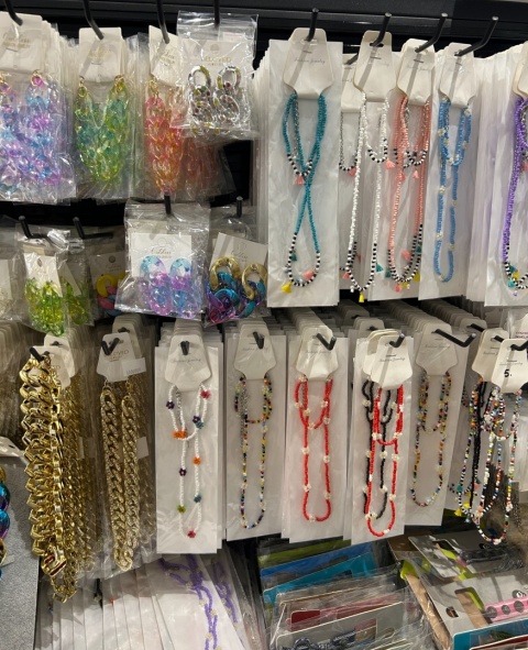 Naszyjniki , wyprzedaż 20%-50%